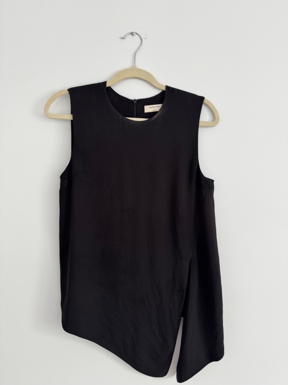 Babaton Asymmetric Top